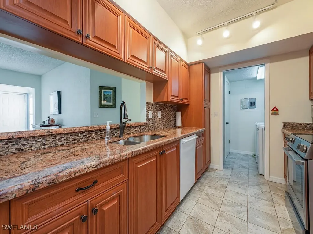 105 Tuscana Court Naples FL 34119