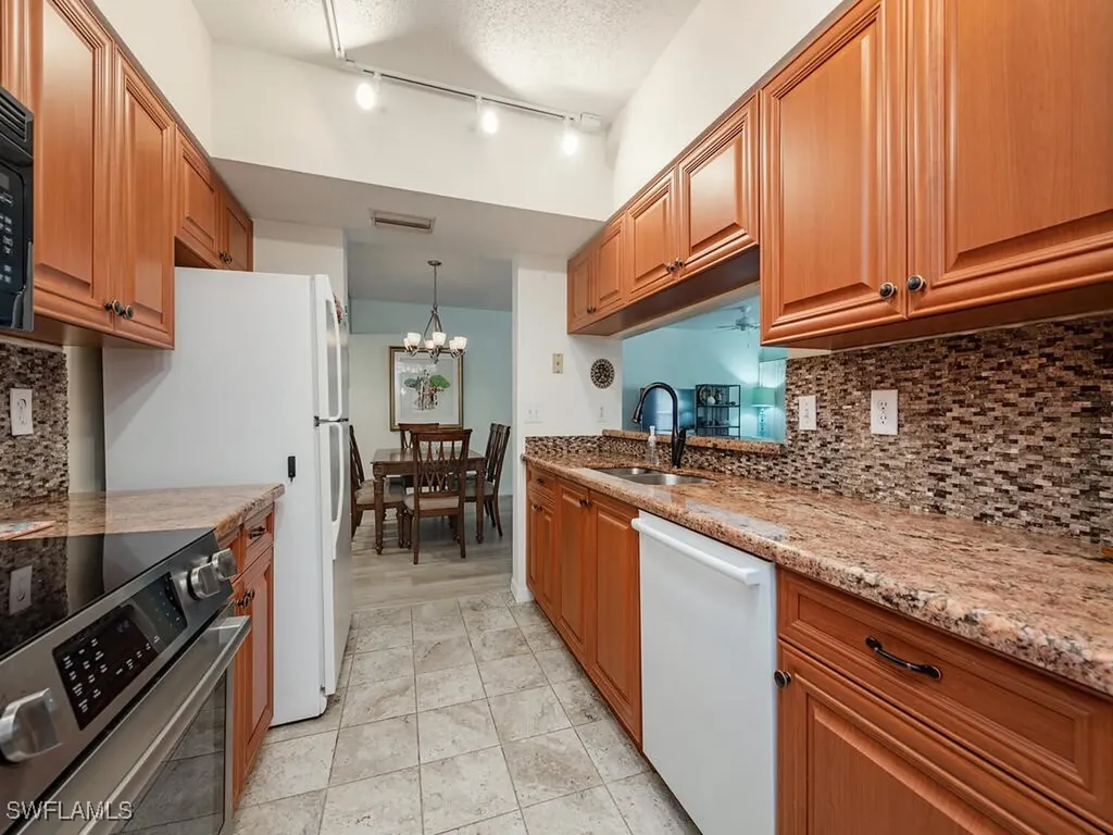 105 Tuscana Court Naples FL 34119