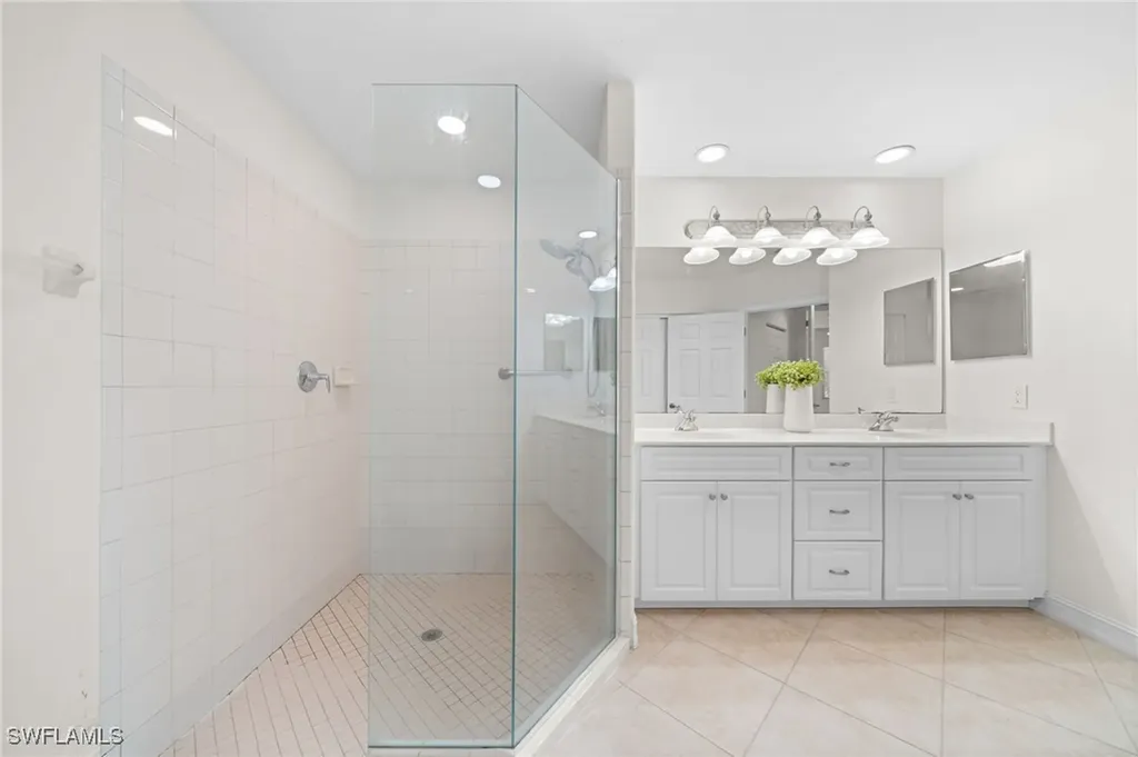 1630 Tarpon Bay Drive S Naples FL 34119