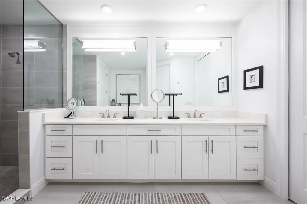 16360 Viansa Way Naples FL 34110