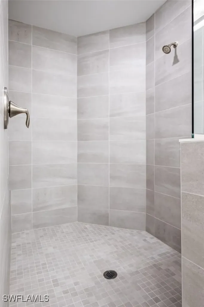 16360 Viansa Way Naples FL 34110