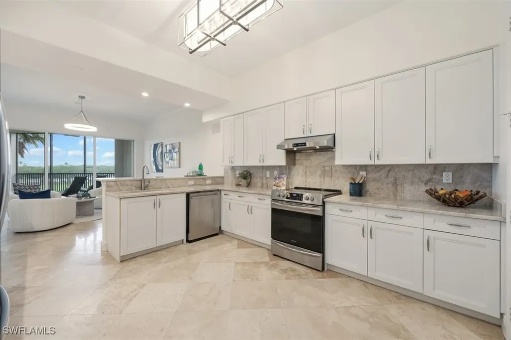 560 El Camino Real Naples FL 34119