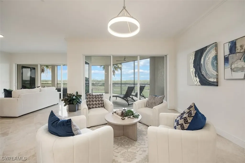 560 El Camino Real Naples FL 34119