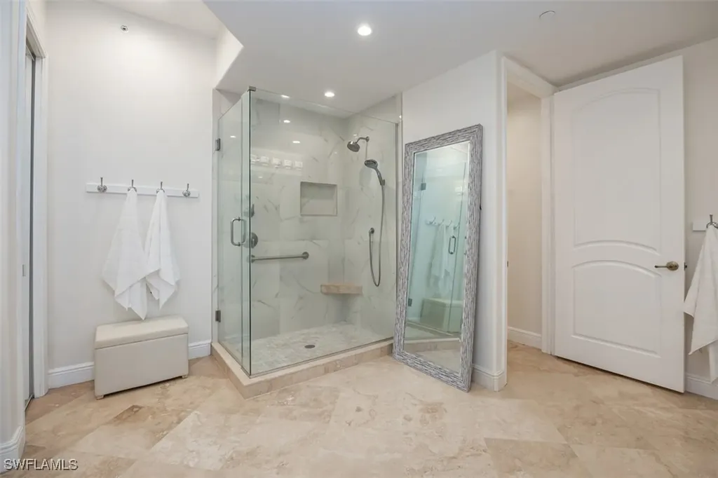 560 El Camino Real Naples FL 34119