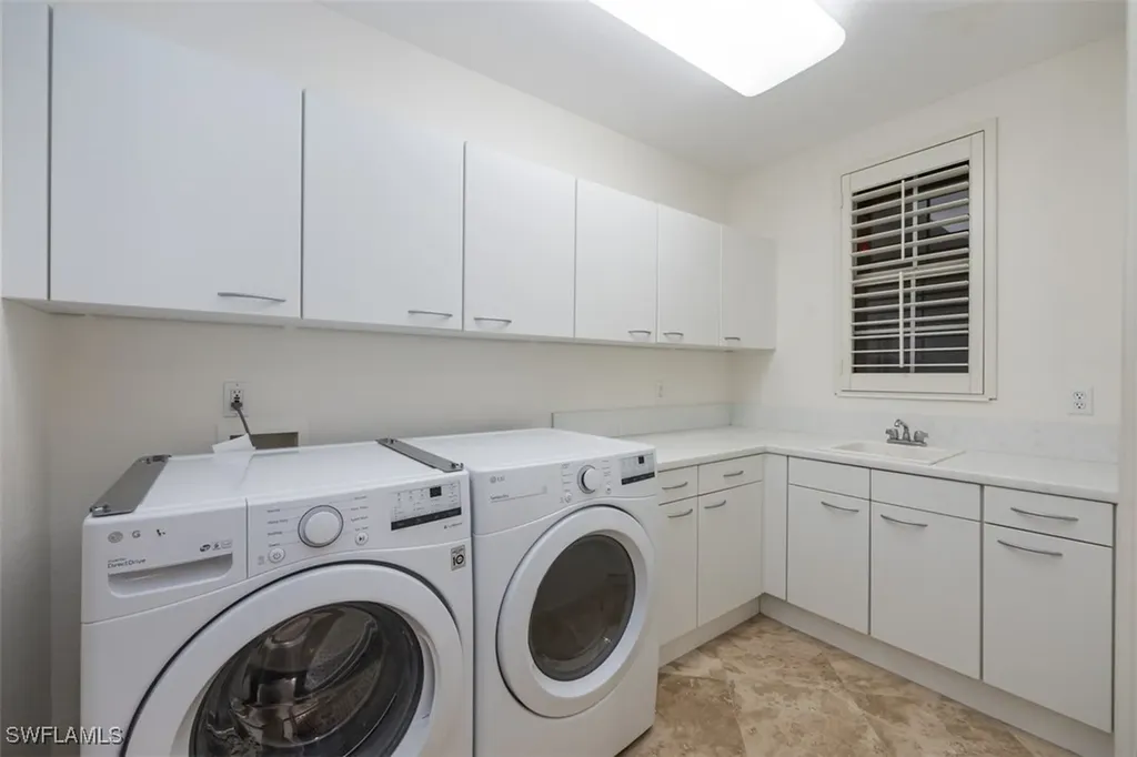 560 El Camino Real Naples FL 34119