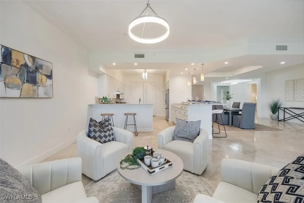 560 El Camino Real Naples FL 34119