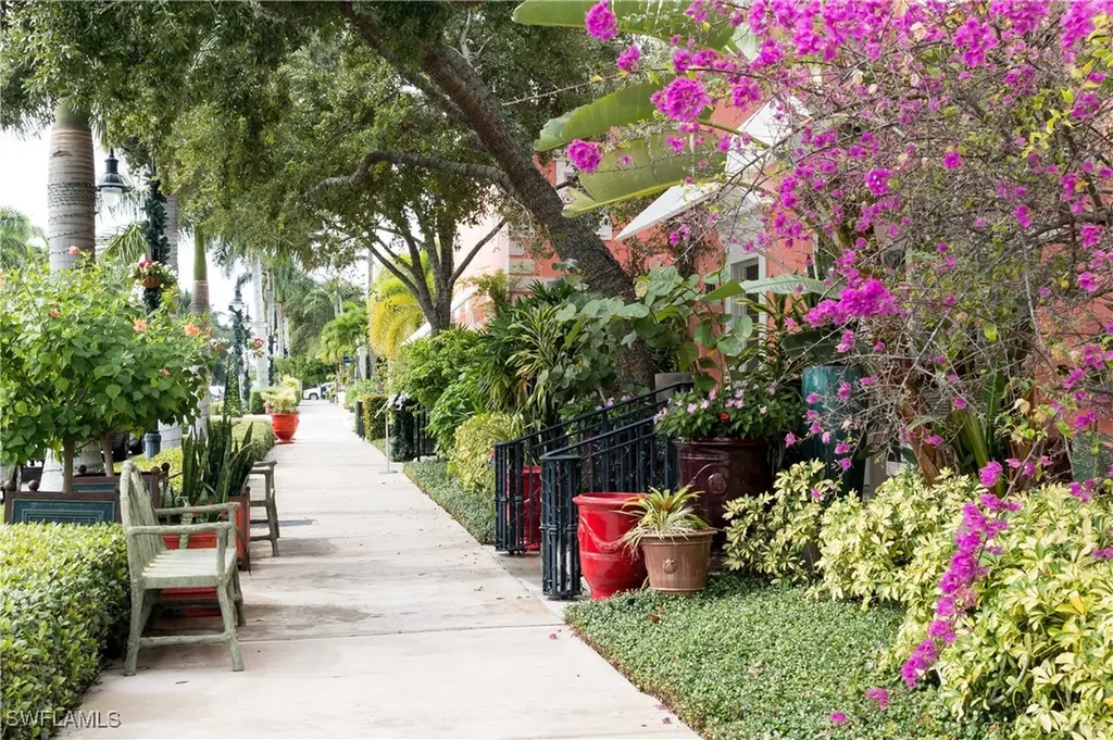 929 Marble Drive Naples FL 34104