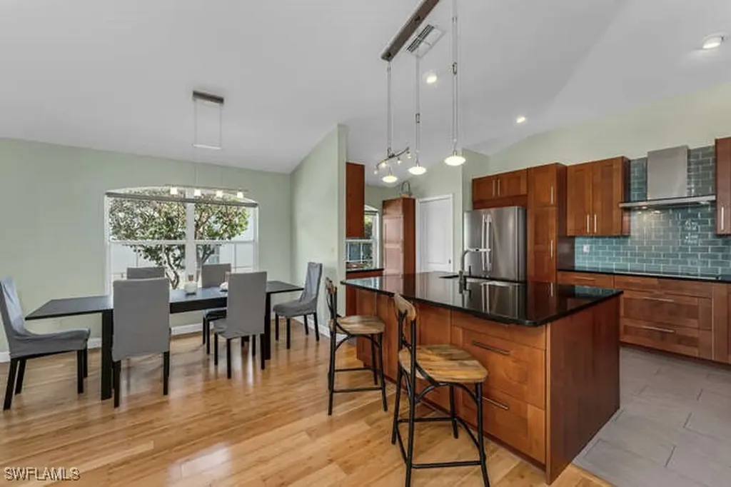 929 Marble Drive Naples FL 34104