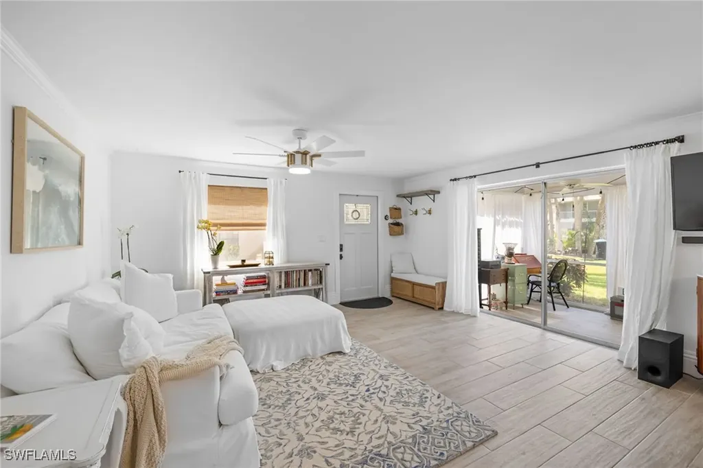 1549 Sandpiper Street Naples FL 34102