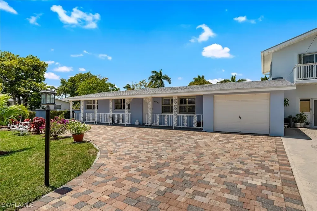 1140 Rainbow Drive Naples FL 34104
