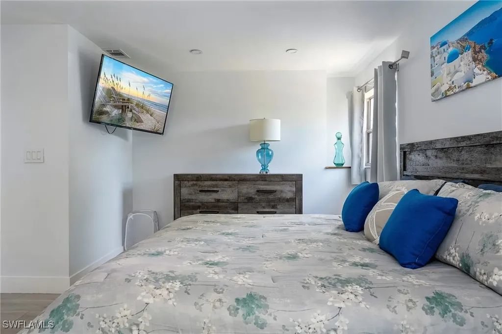 1140 Rainbow Drive Naples FL 34104