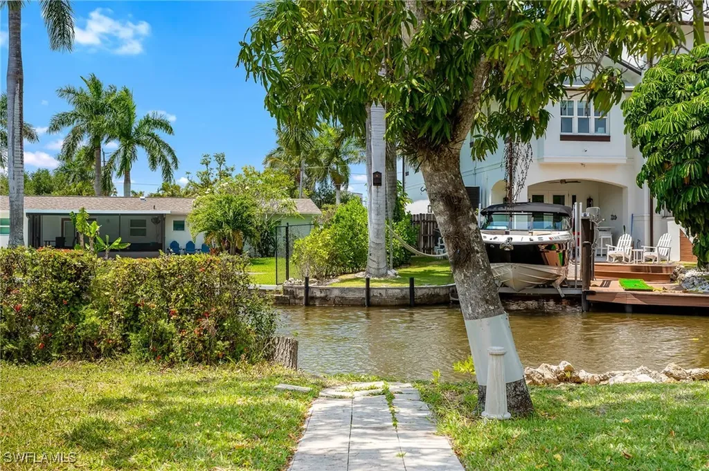 1140 Rainbow Drive Naples FL 34104
