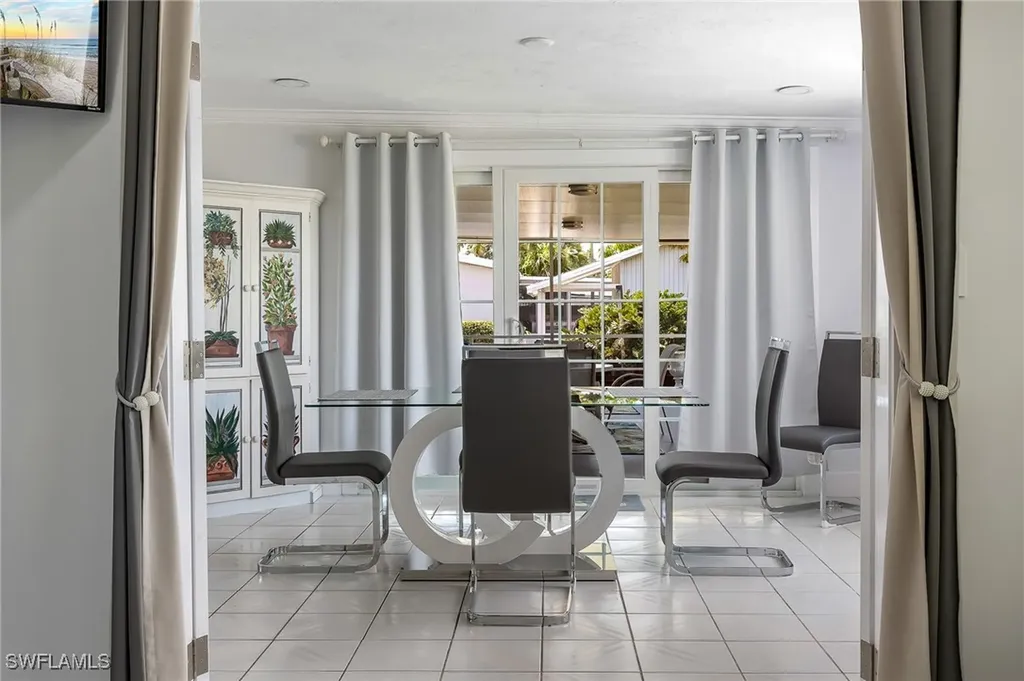 1140 Rainbow Drive Naples FL 34104