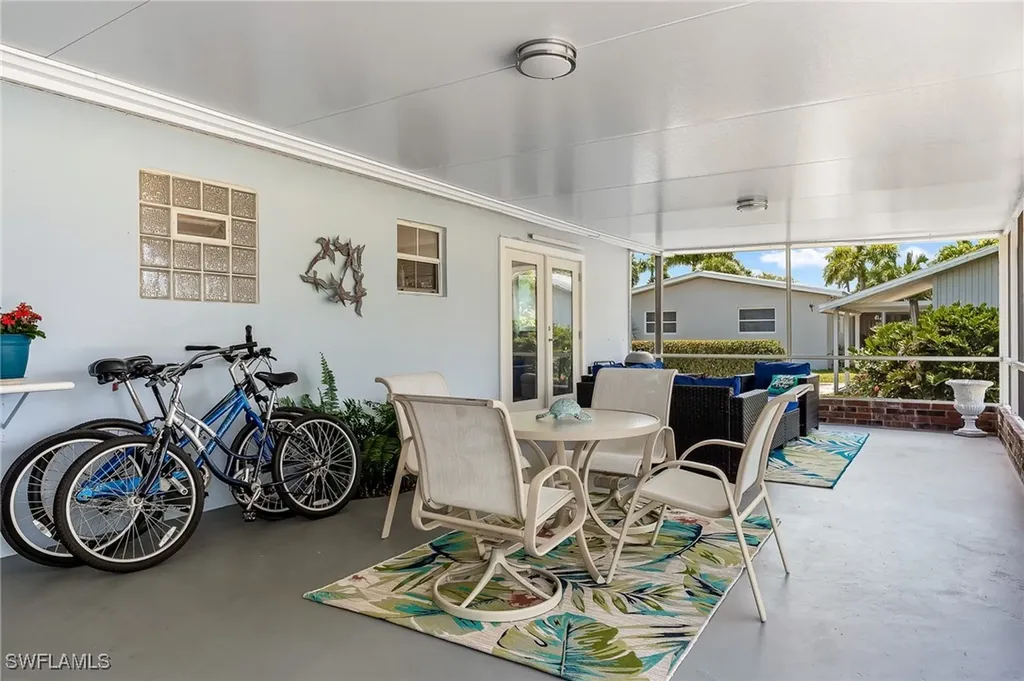 1140 Rainbow Drive Naples FL 34104