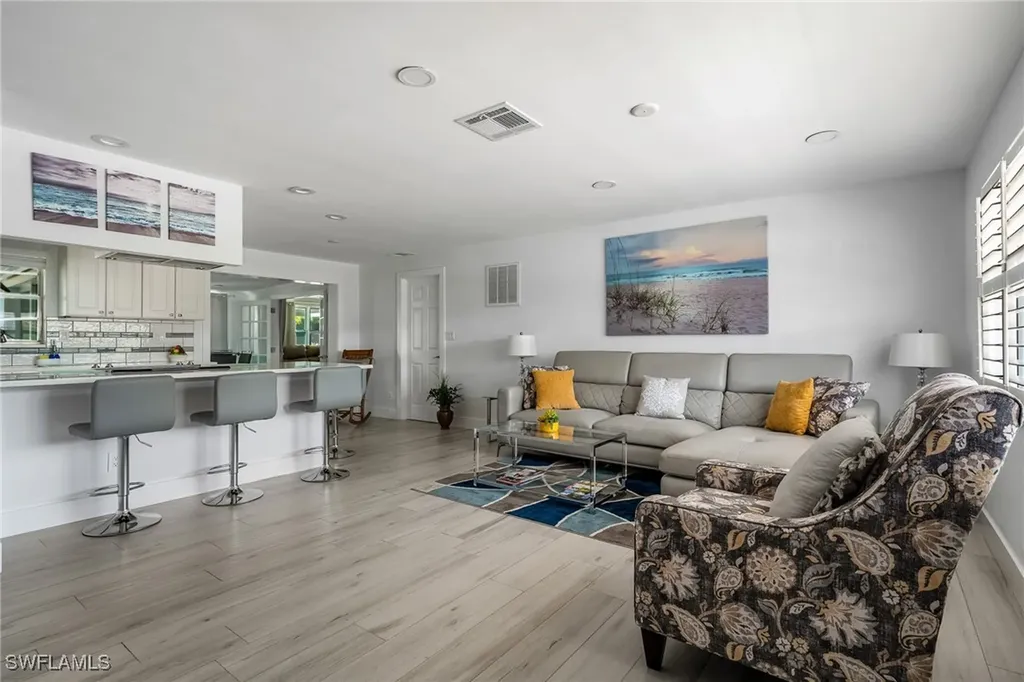 1140 Rainbow Drive Naples FL 34104