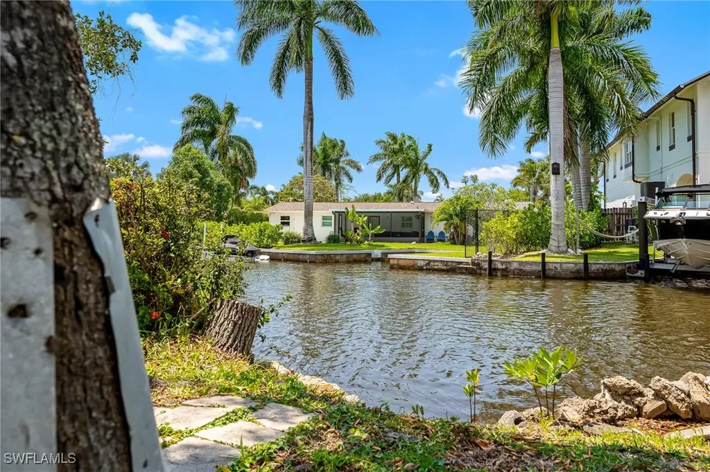 1140 Rainbow Drive Naples FL 34104