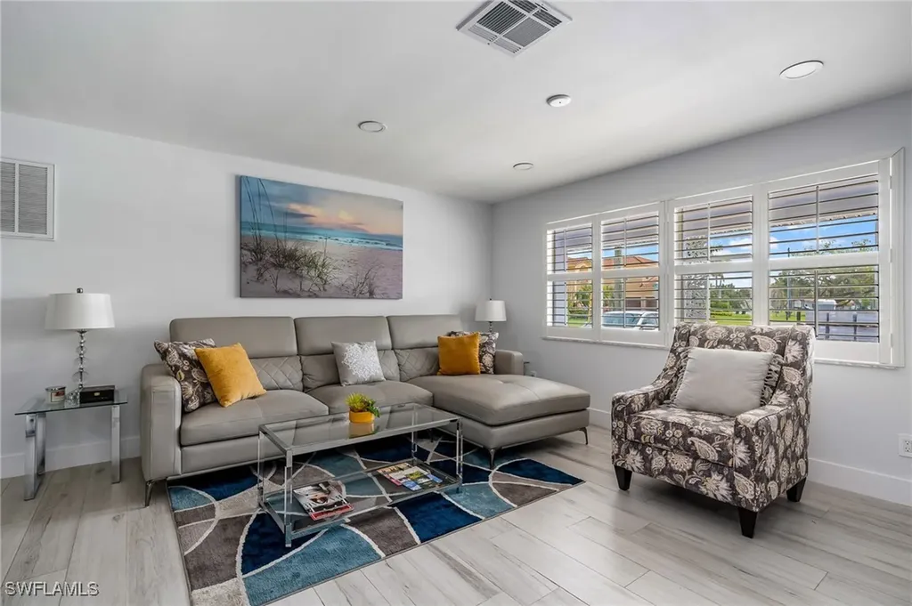 1140 Rainbow Drive Naples FL 34104