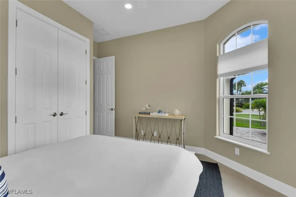 3254 Lakeview Drive Naples FL 34112