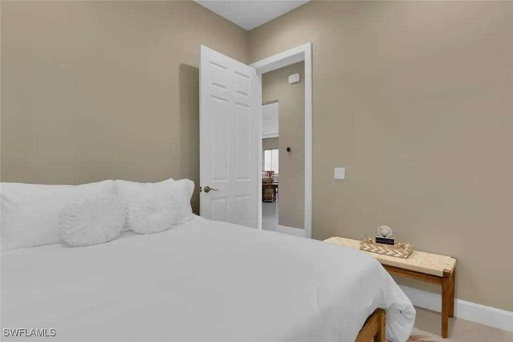 3254 Lakeview Drive Naples FL 34112