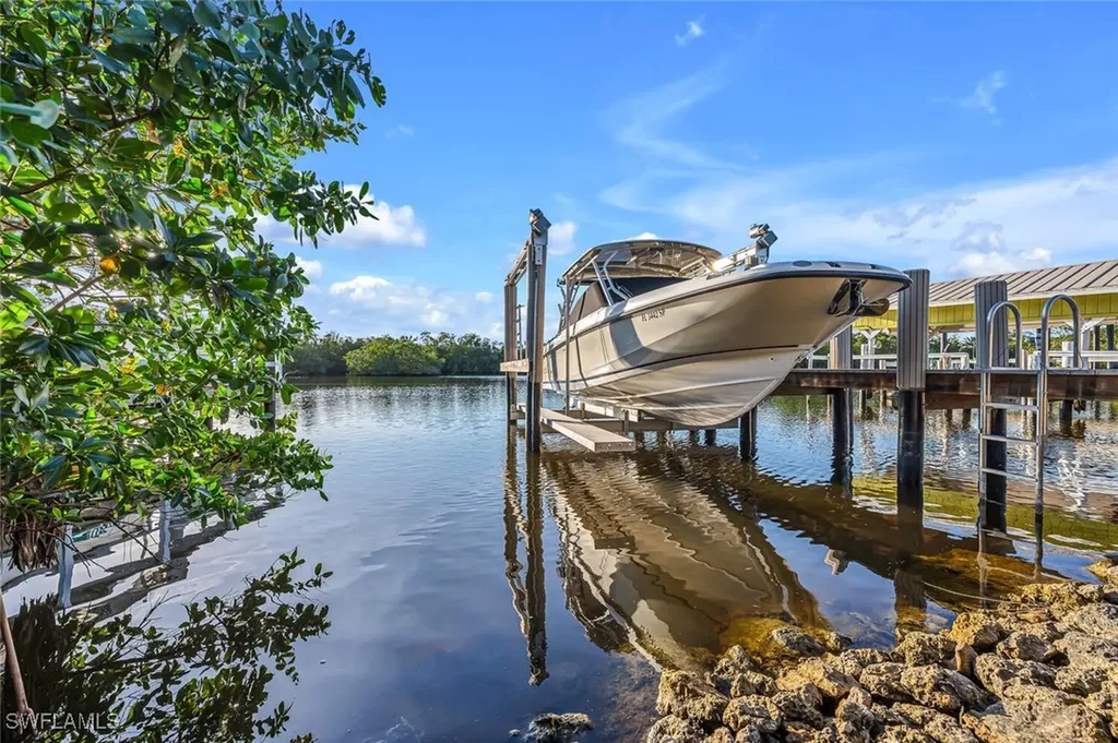 3254 Lakeview Drive Naples FL 34112