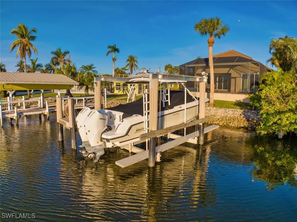 3254 Lakeview Drive Naples FL 34112