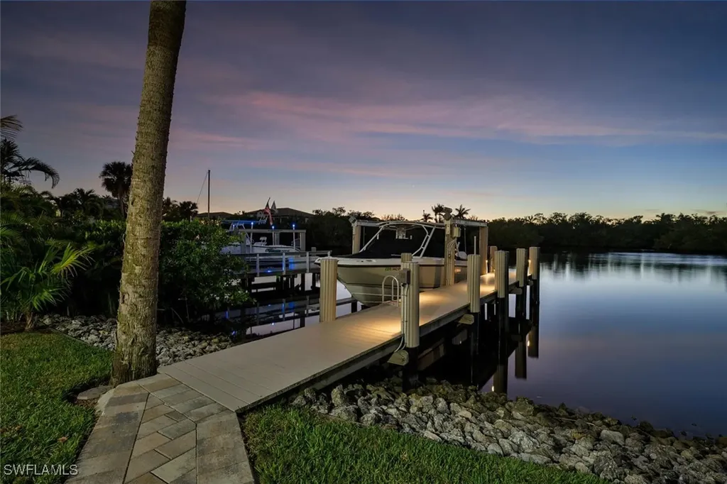 3254 Lakeview Drive Naples FL 34112
