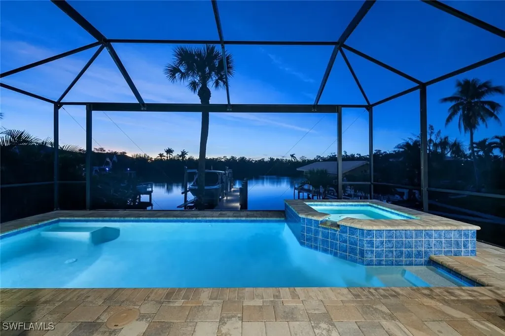 3254 Lakeview Drive Naples FL 34112