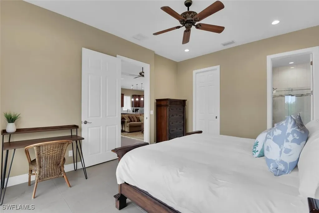 3254 Lakeview Drive Naples FL 34112