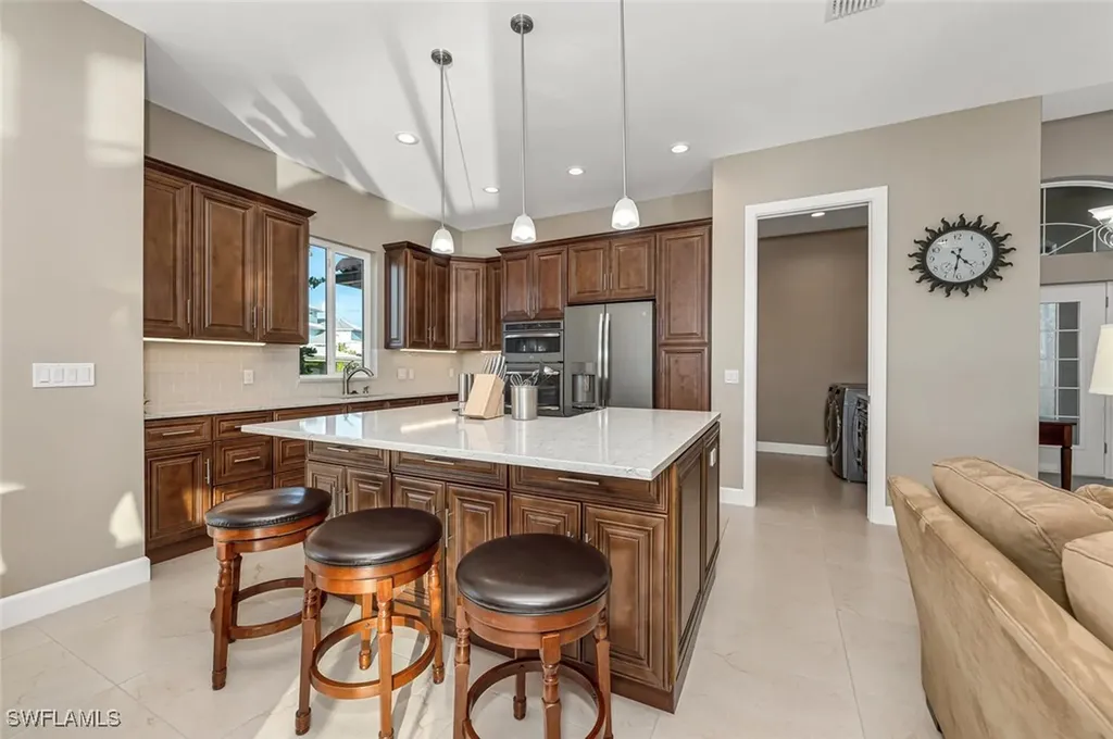 3254 Lakeview Drive Naples FL 34112