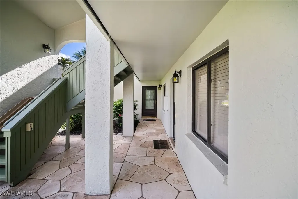 2930 Kings Lake Boulevard Naples FL 34112