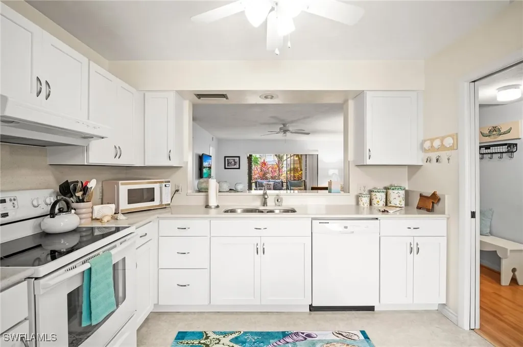 2930 Kings Lake Boulevard Naples FL 34112