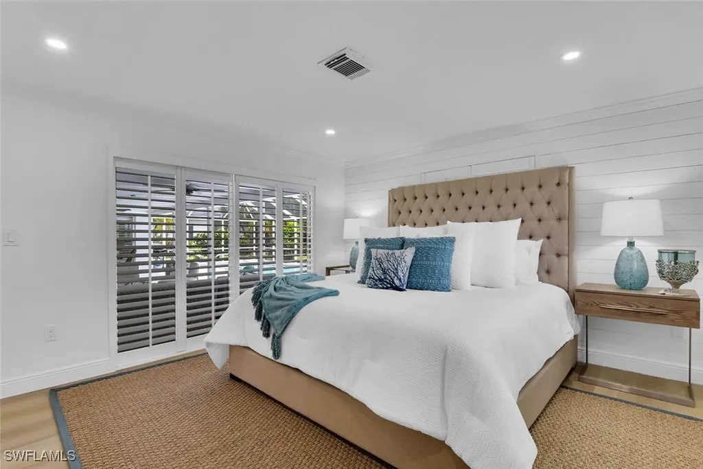 740 Park Shore Drive Naples FL 34103