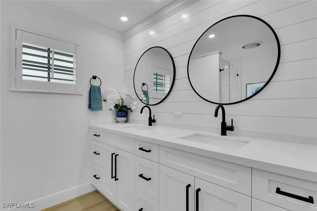 740 Park Shore Drive Naples FL 34103