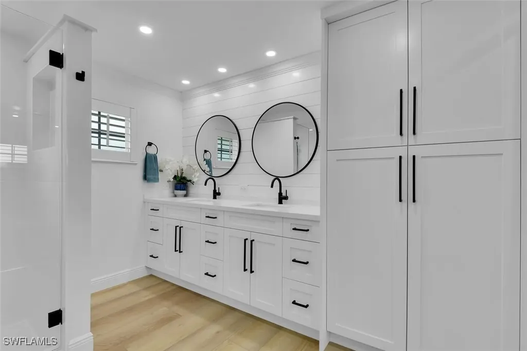 740 Park Shore Drive Naples FL 34103