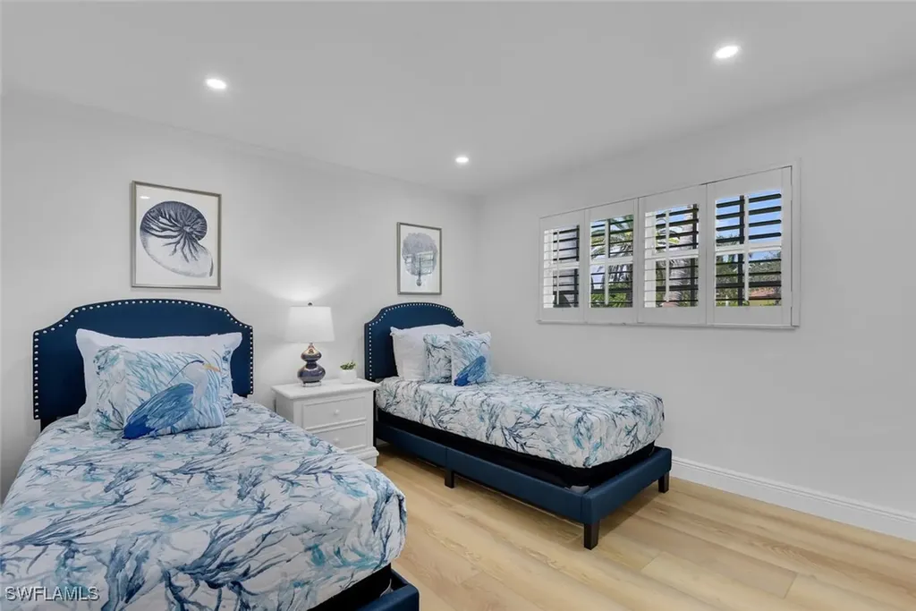 740 Park Shore Drive Naples FL 34103