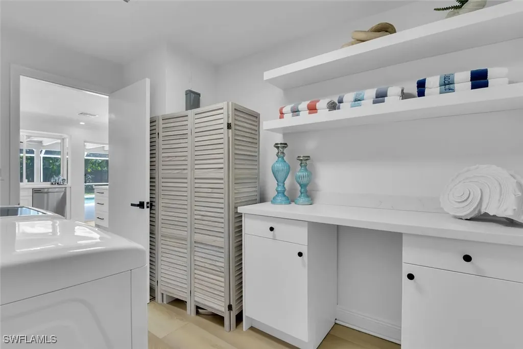 740 Park Shore Drive Naples FL 34103