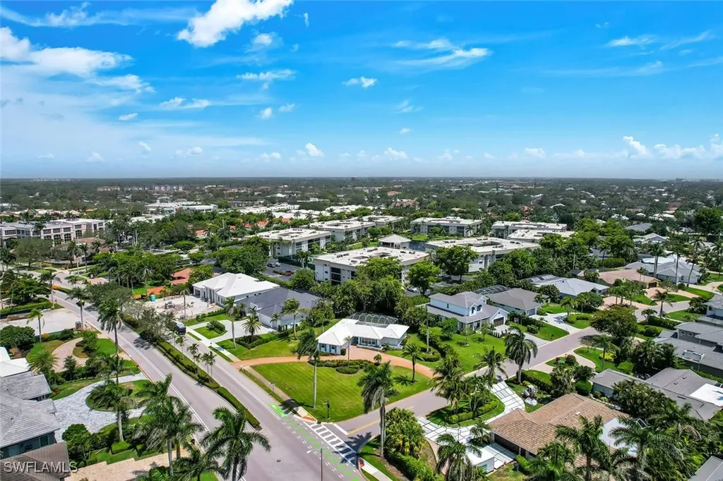740 Park Shore Drive Naples FL 34103