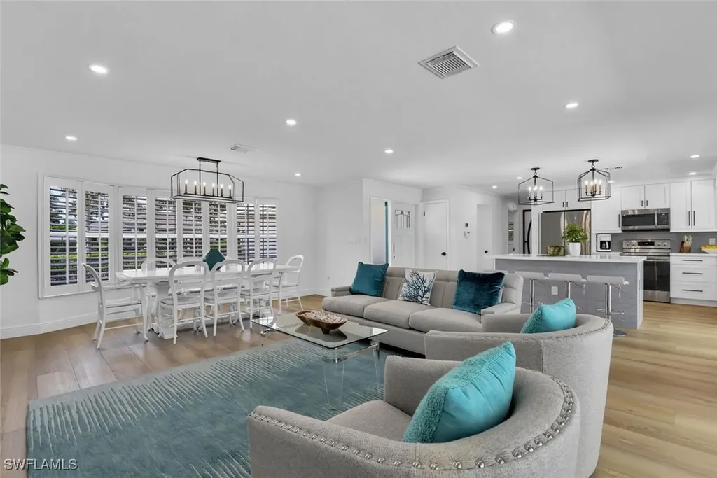 740 Park Shore Drive Naples FL 34103