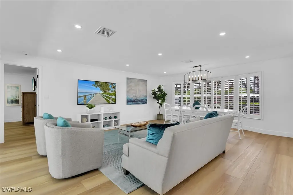 740 Park Shore Drive Naples FL 34103