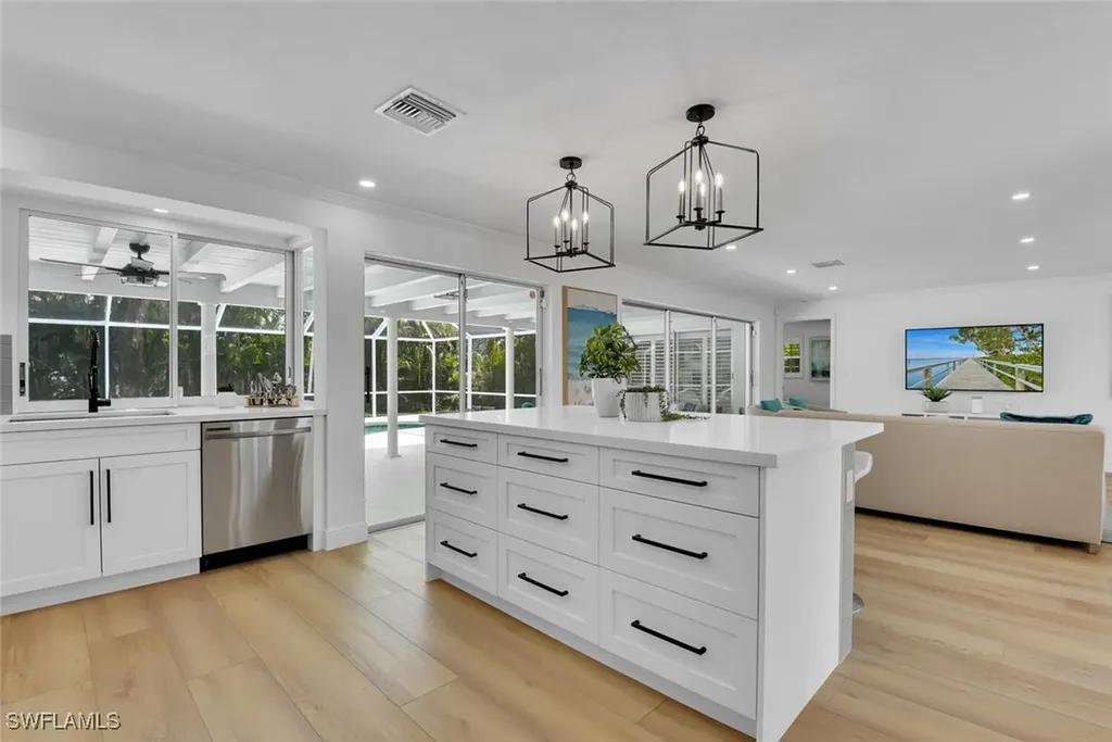 740 Park Shore Drive Naples FL 34103