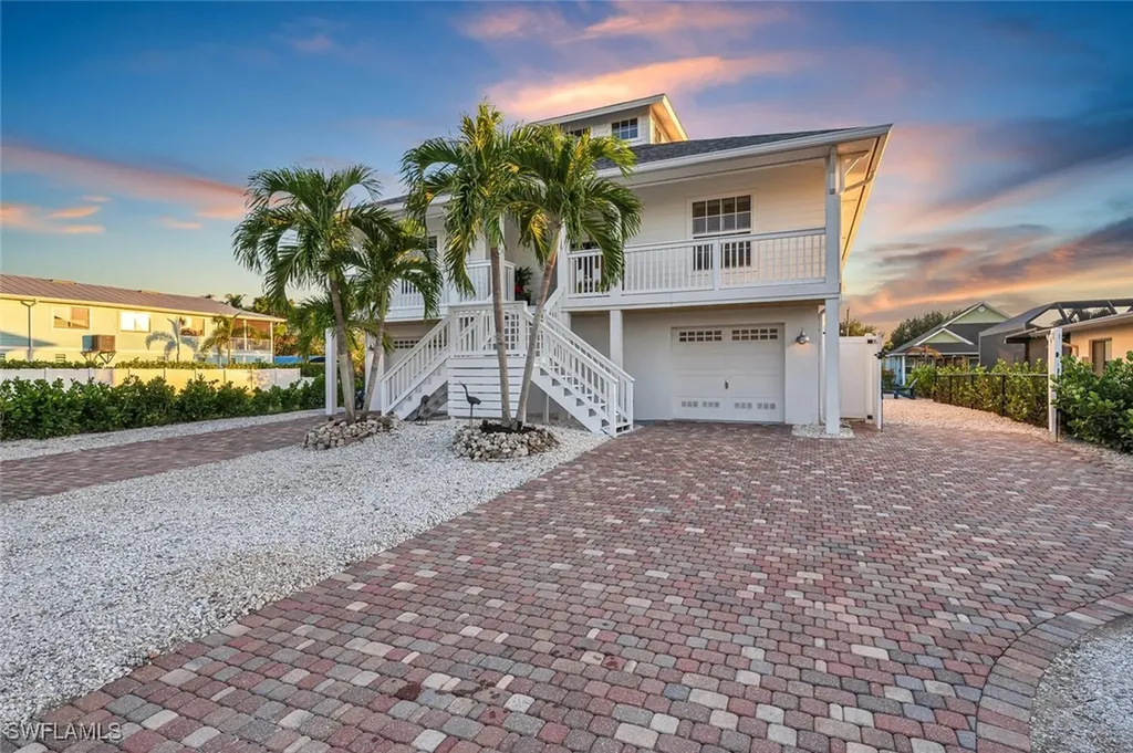 2736 Gulfview Drive Naples FL 34112