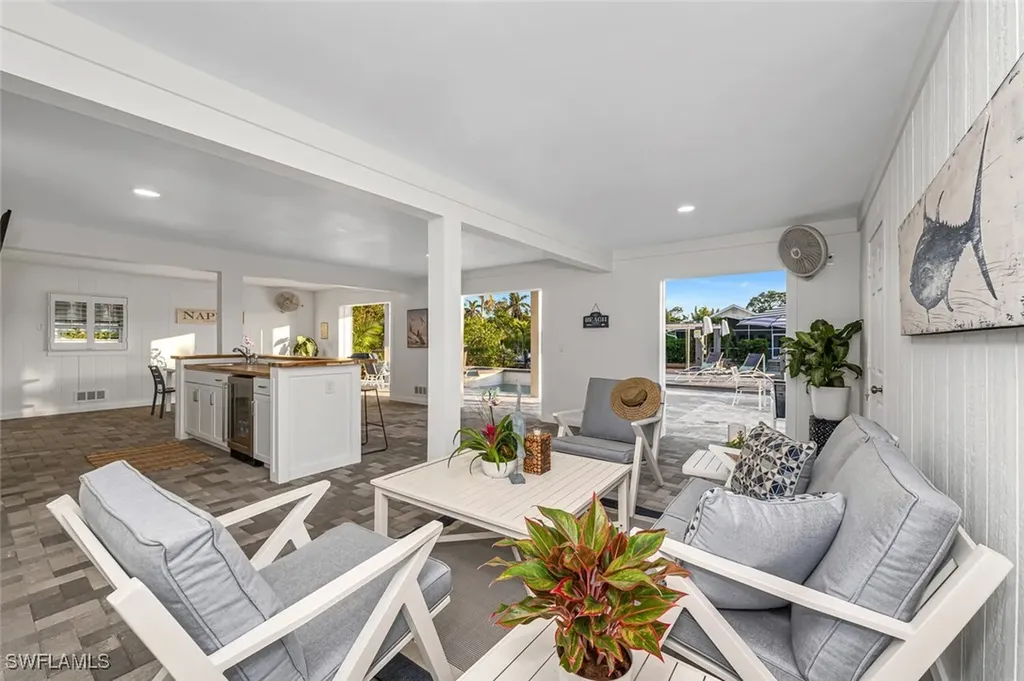2736 Gulfview Drive Naples FL 34112