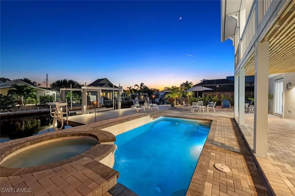 2736 Gulfview Drive Naples FL 34112