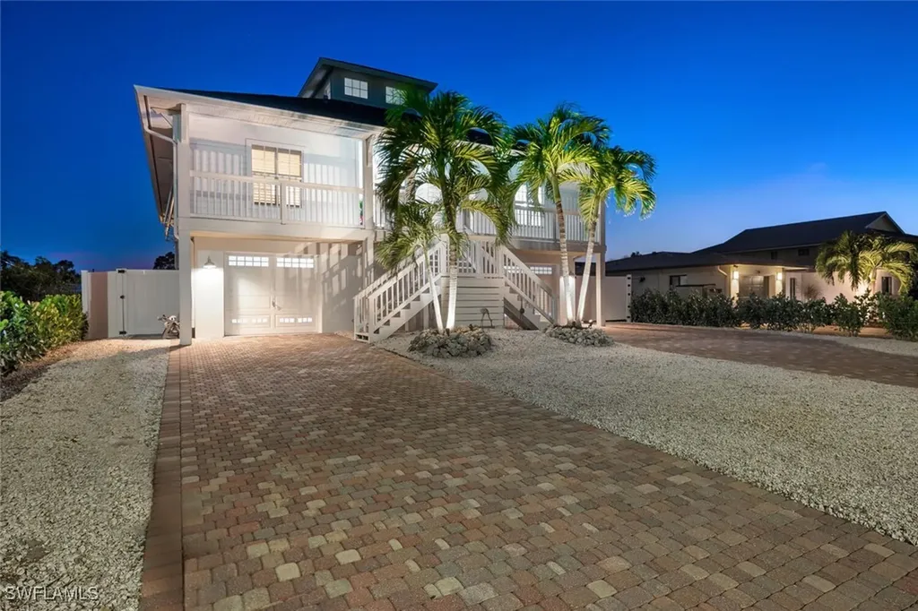 2736 Gulfview Drive Naples FL 34112