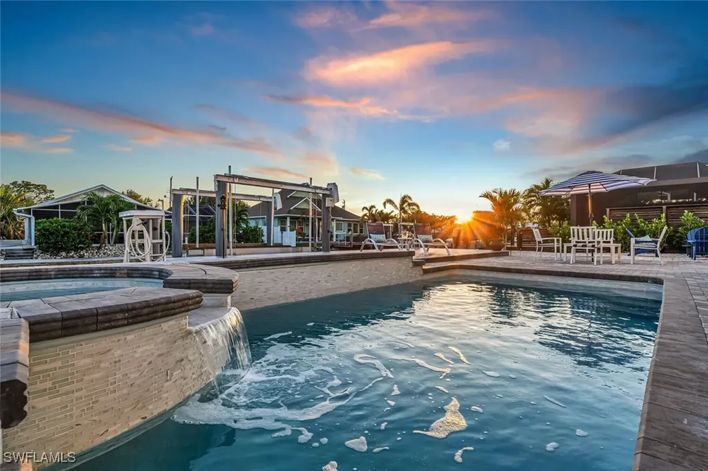 2736 Gulfview Drive Naples FL 34112