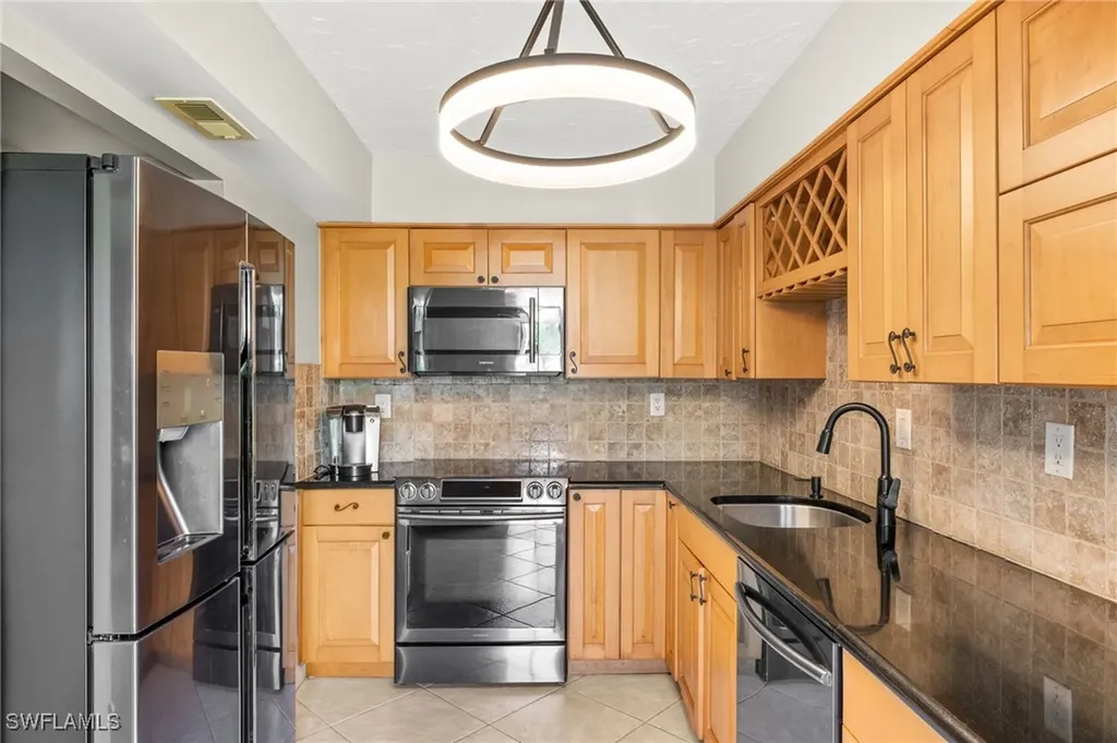 1512 Mainsail Drive Naples FL 34114