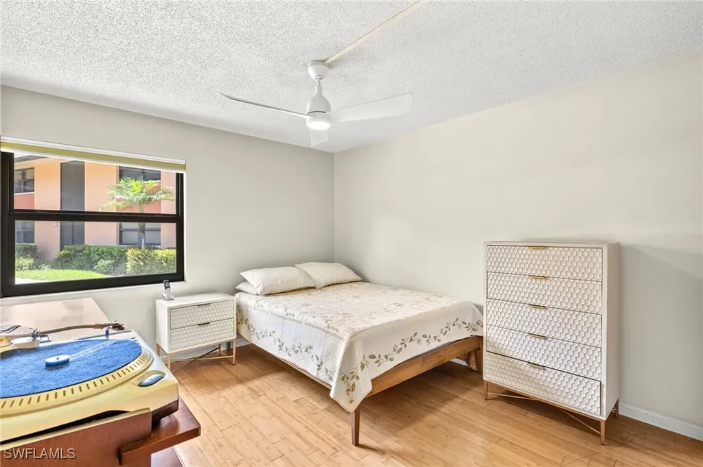 1512 Mainsail Drive Naples FL 34114