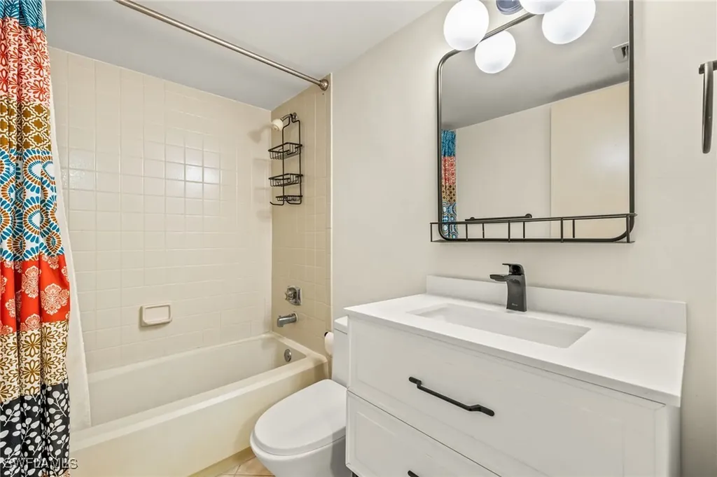 1512 Mainsail Drive Naples FL 34114