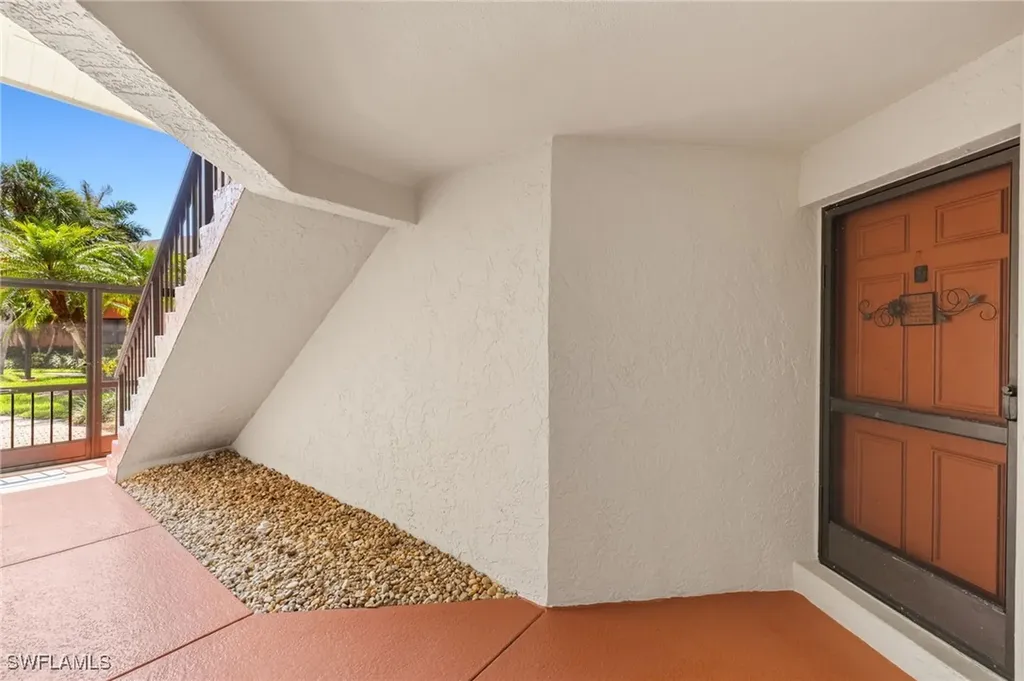 1512 Mainsail Drive Naples FL 34114