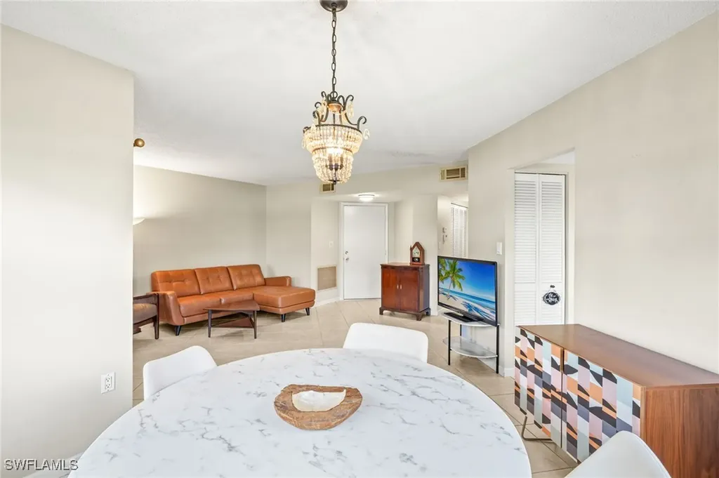 1512 Mainsail Drive Naples FL 34114